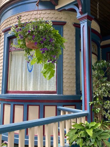 24 School Street, Rockingham, VT 05101