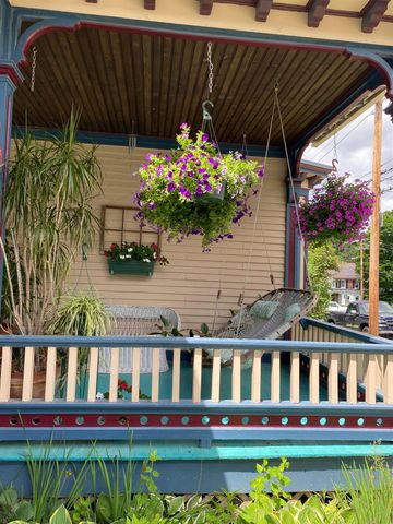 24 School Street, Rockingham, VT 05101