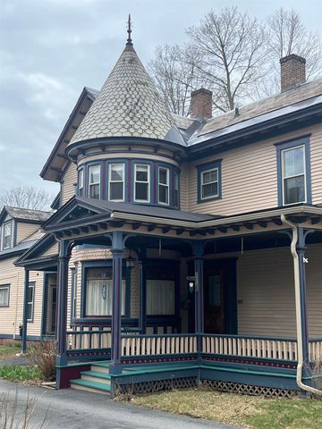 24 School Street, Rockingham, VT 05101