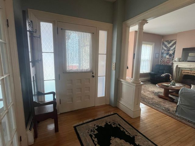 24 School Street, Rockingham, VT 05101