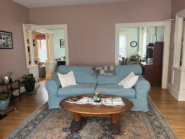 24 School Street, Rockingham, VT 05101