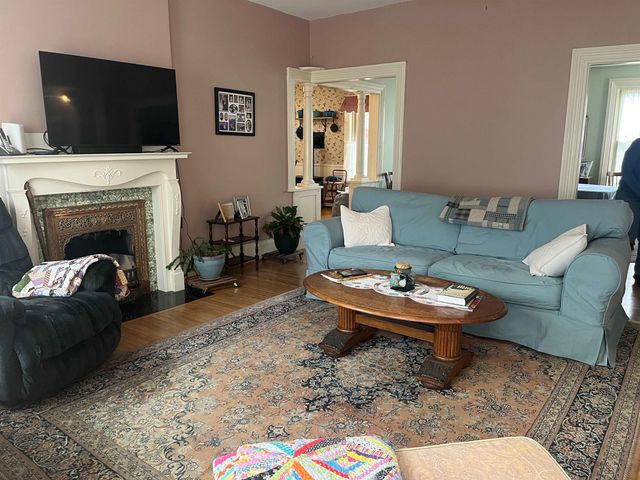 24 School Street, Rockingham, VT 05101