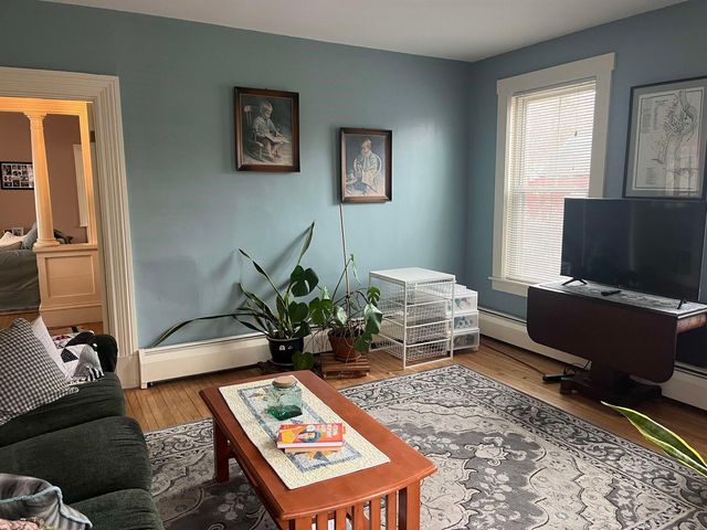 24 School Street, Rockingham, VT 05101