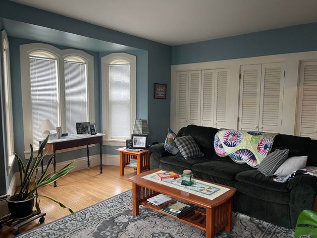 24 School Street, Rockingham, VT 05101