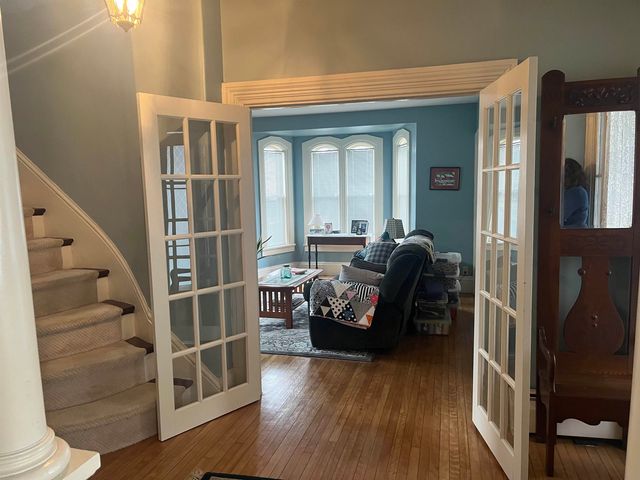 24 School Street, Rockingham, VT 05101