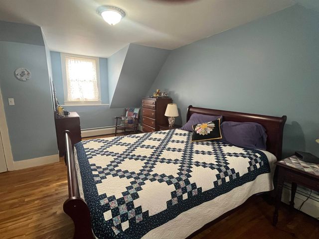 24 School Street, Rockingham, VT 05101