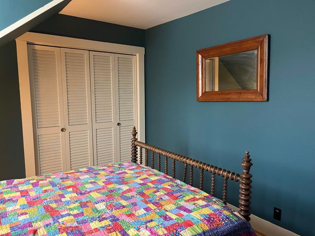 24 School Street, Rockingham, VT 05101