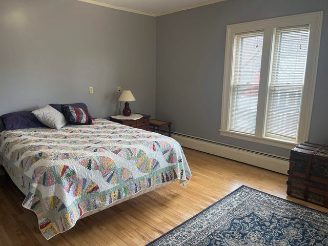 24 School Street, Rockingham, VT 05101