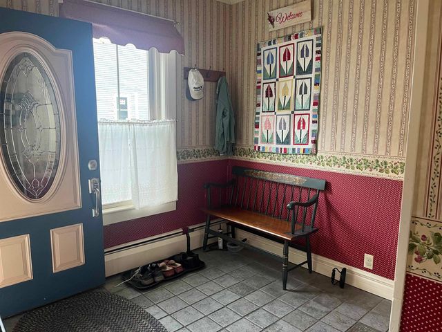 24 School Street, Rockingham, VT 05101