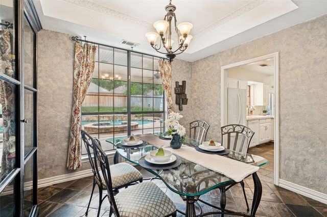 2926 Roaring Springs Road, Grapevine, TX 76051