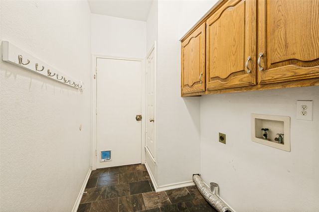 2926 Roaring Springs Road, Grapevine, TX 76051