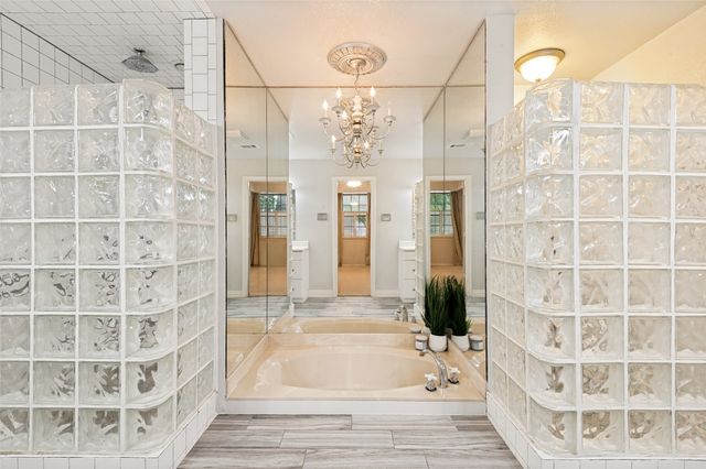 2926 Roaring Springs Road, Grapevine, TX 76051