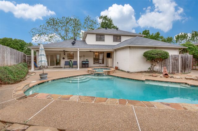 2926 Roaring Springs Road, Grapevine, TX 76051