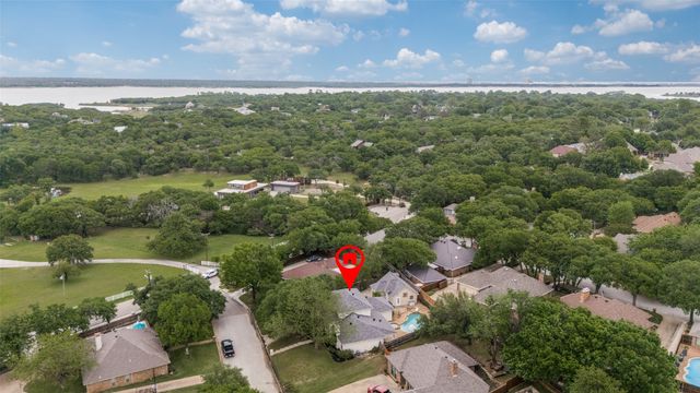 2926 Roaring Springs Road, Grapevine, TX 76051
