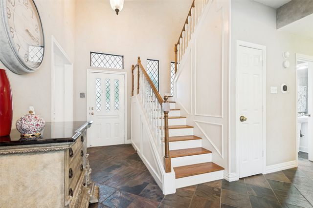 2926 Roaring Springs Road, Grapevine, TX 76051