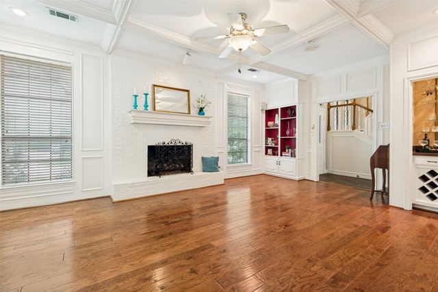 2926 Roaring Springs Road, Grapevine, TX 76051