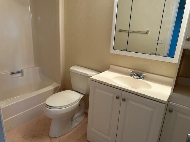 145 Lake Evelyn Drive, West Palm Beach, FL 33411