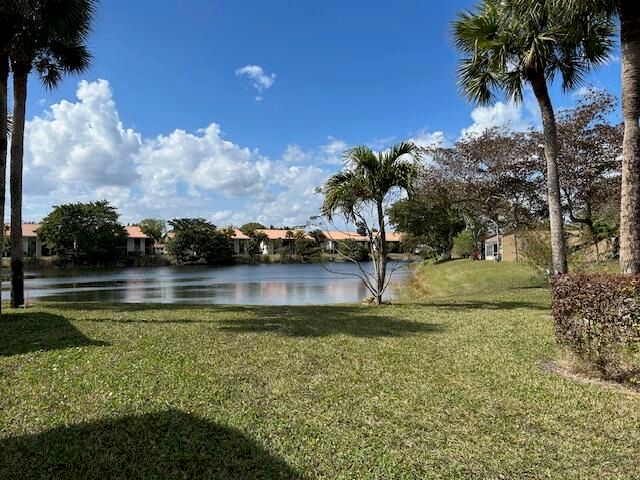 145 Lake Evelyn Drive, West Palm Beach, FL 33411