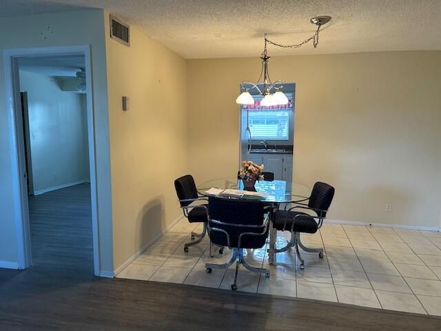 145 Lake Evelyn Drive, West Palm Beach, FL 33411