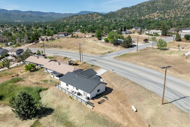 22612 Mariposa Road, Tehachapi, CA 93561