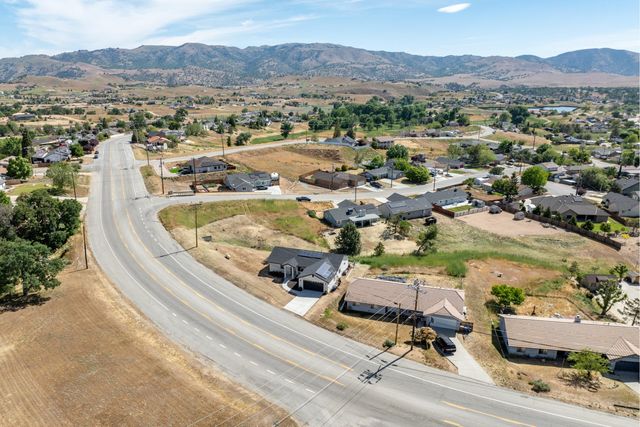 22612 Mariposa Road, Tehachapi, CA 93561