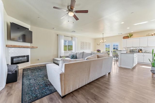 22612 Mariposa Road, Tehachapi, CA 93561