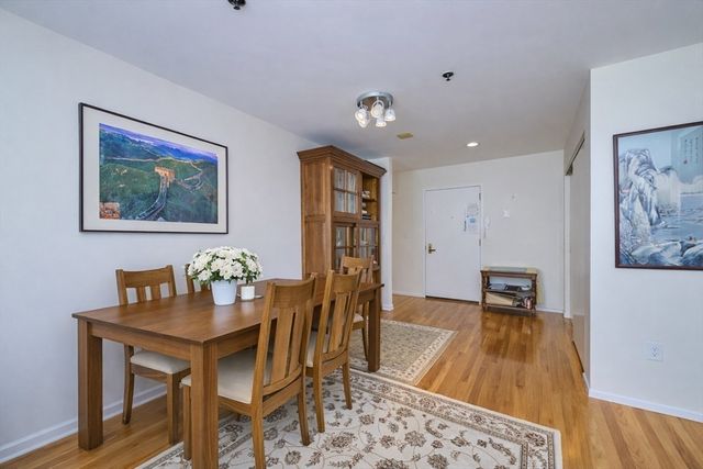 950 Massachusetts Ave 2C, Cambridge, MA 02138