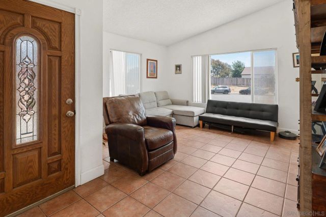 3521 Strawberry Place, Oceanside, CA 92056
