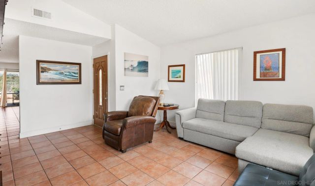 3521 Strawberry Place, Oceanside, CA 92056