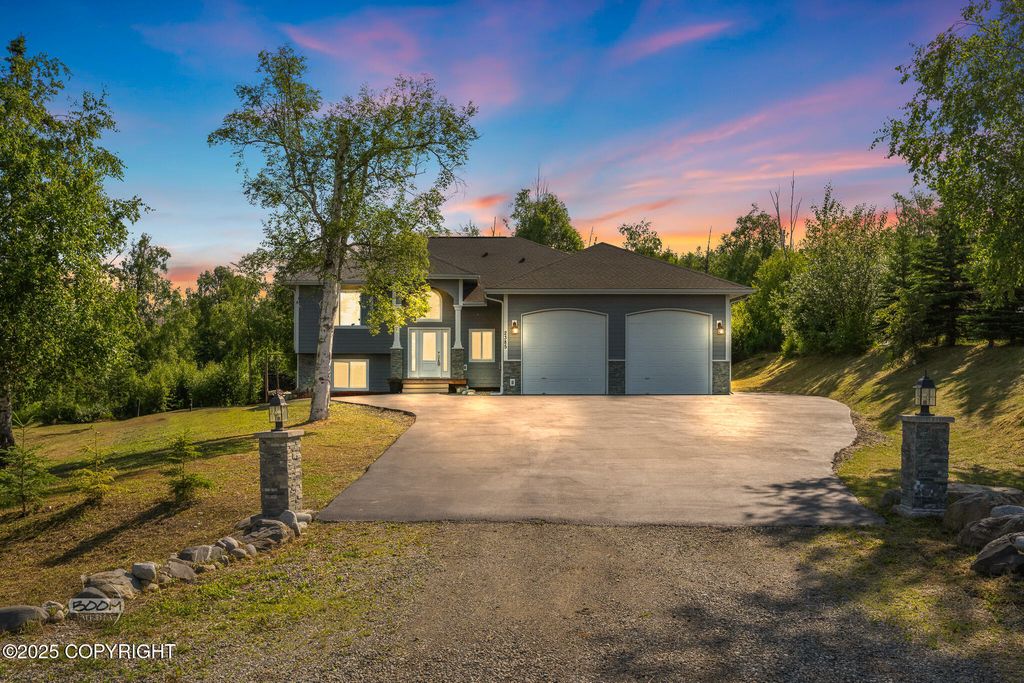 2385 S Forest Circle, Wasilla, AK 99654