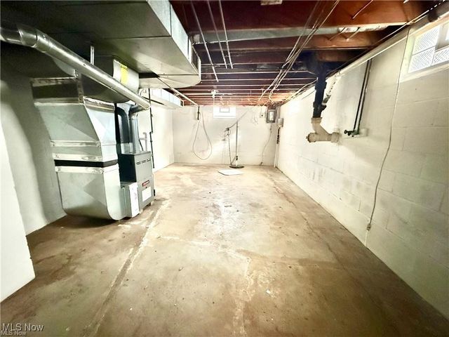 3241 State Route 43, Mogadore, OH 44260