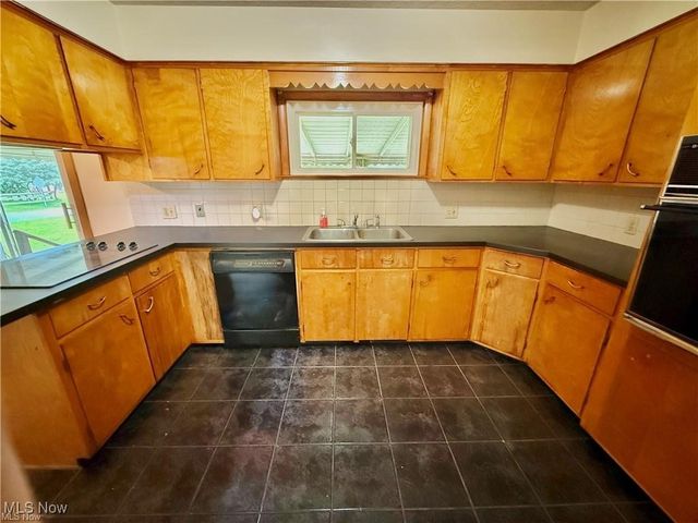 3241 State Route 43, Mogadore, OH 44260