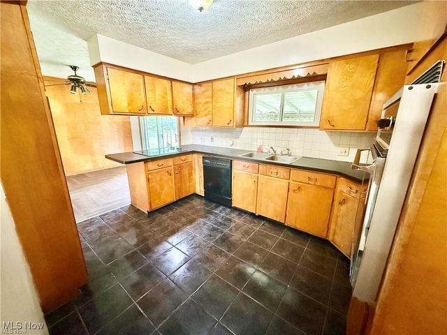 3241 State Route 43, Mogadore, OH 44260