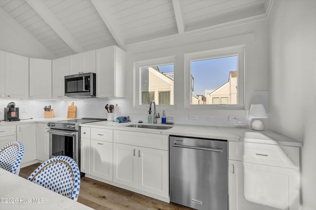 305 S Bald Head Wynd 10, Bald Head Island, NC 28461