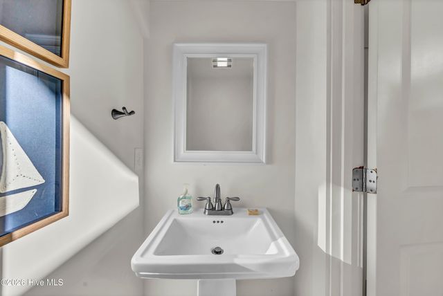 305 S Bald Head Wynd 10, Bald Head Island, NC 28461