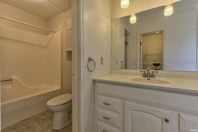6416 E Mulberry Street, Evansville, IN 47715