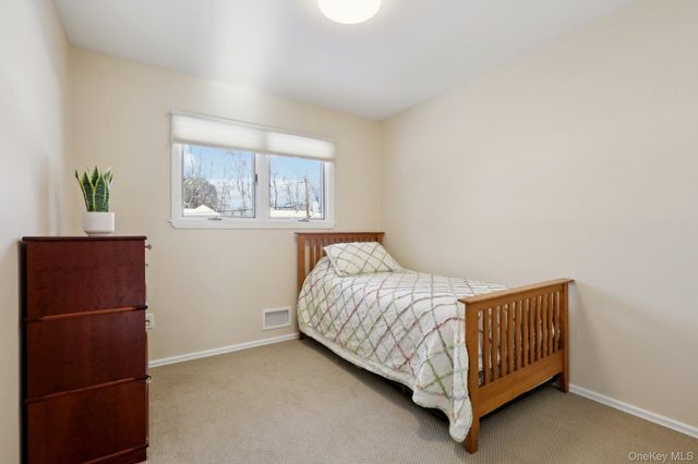 32 Allan Lane, Mount Kisco, NY 10549