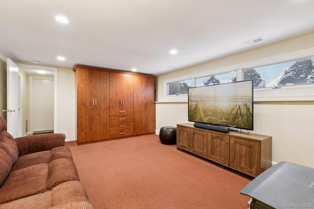 32 Allan Lane, Mount Kisco, NY 10549