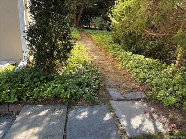 32 Allan Lane, Mount Kisco, NY 10549