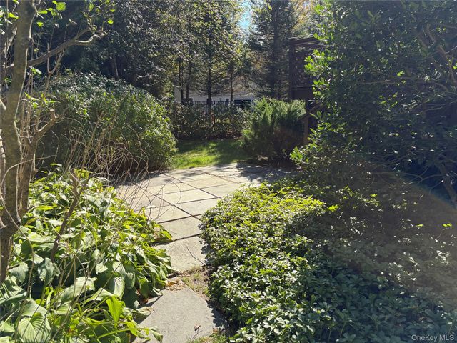 32 Allan Lane, Mount Kisco, NY 10549