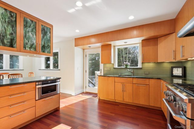 32 Allan Lane, Mount Kisco, NY 10549