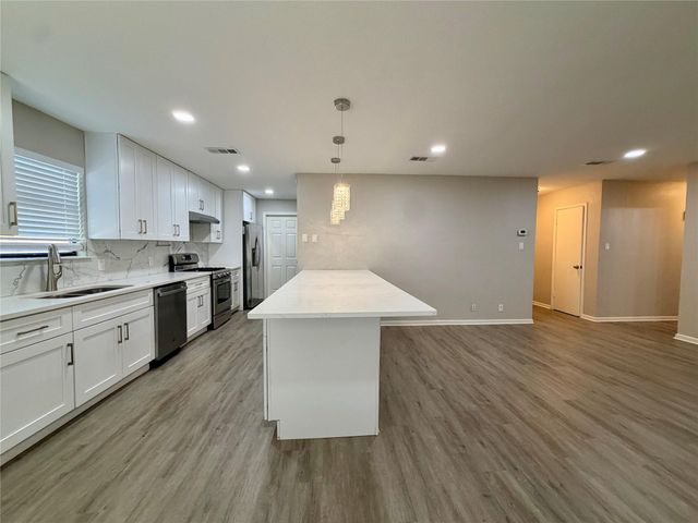 1403 Long Branch DR, Georgetown, TX 78626