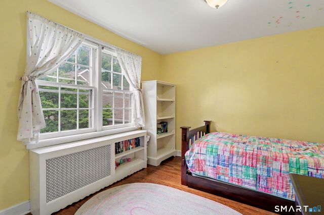 40 Oakwood Drive, Fairfield, CT 06824