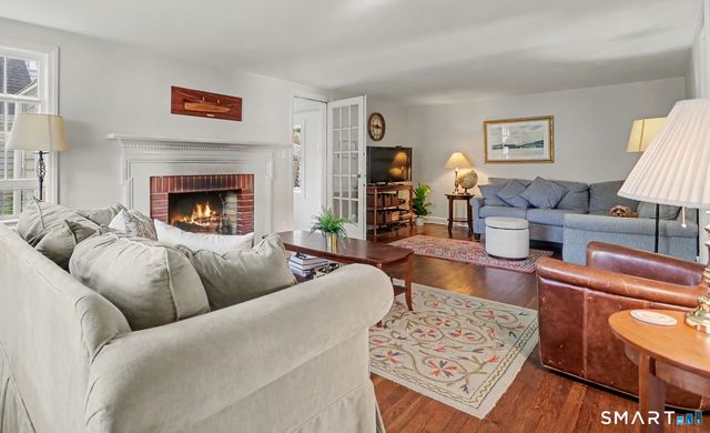 40 Oakwood Drive, Fairfield, CT 06824