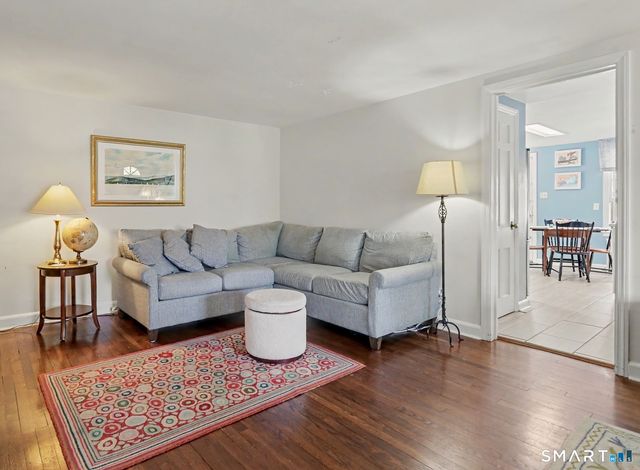 40 Oakwood Drive, Fairfield, CT 06824