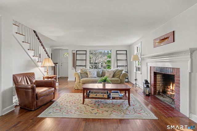 40 Oakwood Drive, Fairfield, CT 06824