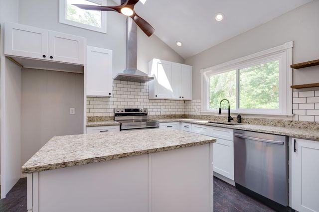 4742 Peacock Road, Springfield, OH 45502