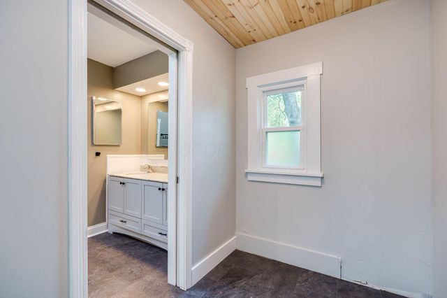 4742 Peacock Road, Springfield, OH 45502