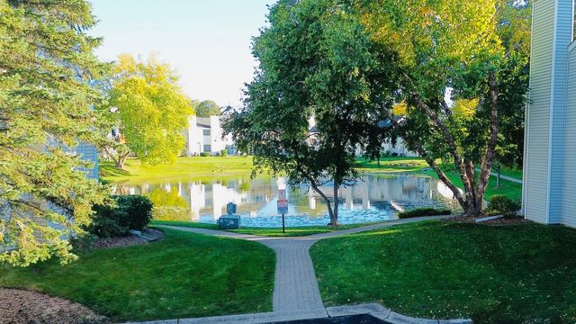 159 Winchester Drive B, Streamwood, IL 60107