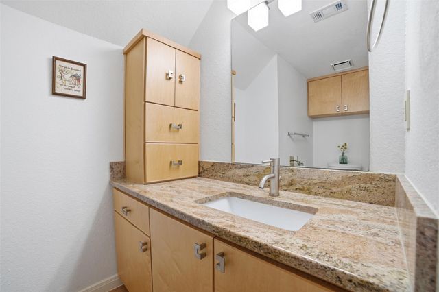 11007 Grapevine LN, Austin, TX 78759